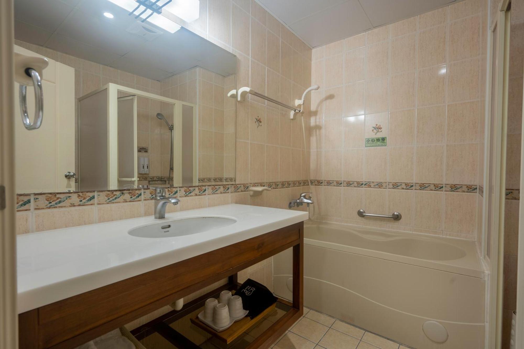 Ginkgo Hotel Лугу Екстериор снимка